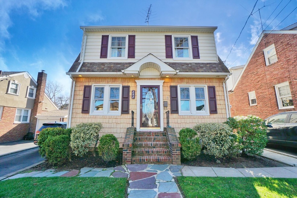 242 Burbank Ave unit Ph, Staten Island, NY 10306 - photo 1