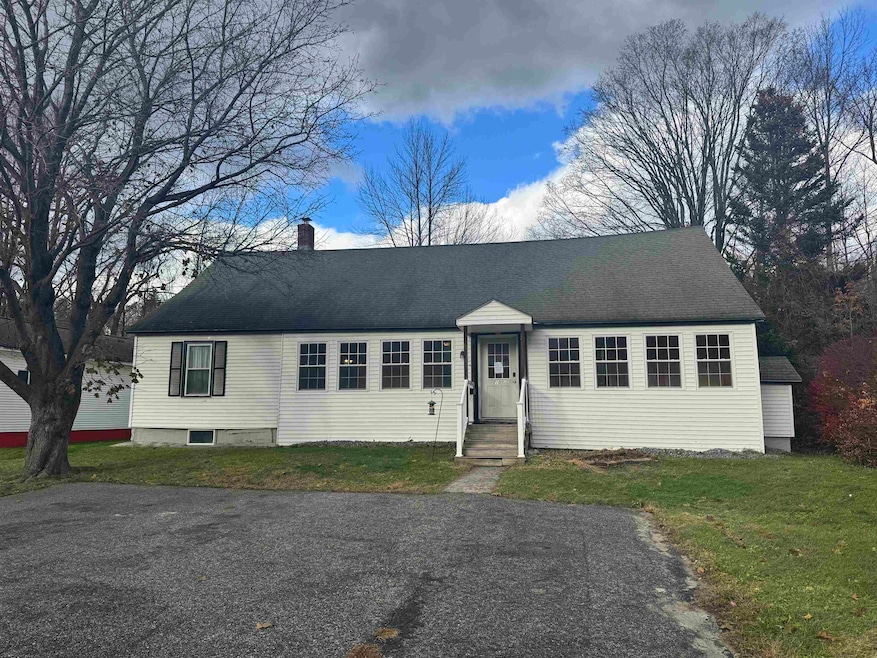 10 Meadow St, Ludlow, VT 05149 - photo 1