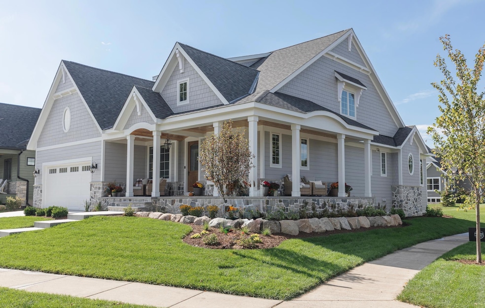 Absolutely breathtaking model with all the bells and whistles!