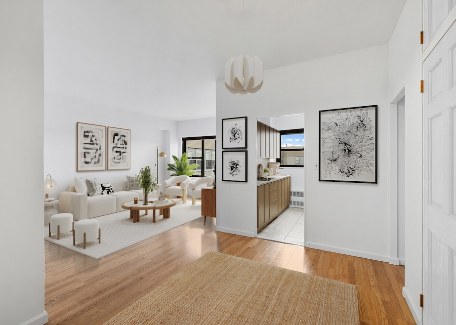 Executive Towers unit 24W, Bronx, NY 10451 - photo 1