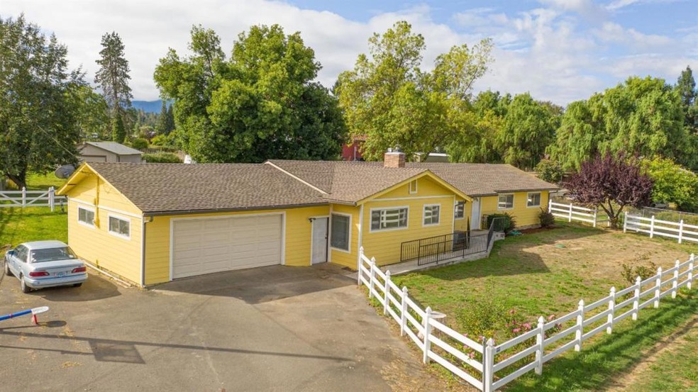 4675 Leonard Rd, Grants Pass, OR 97527 - photo 1