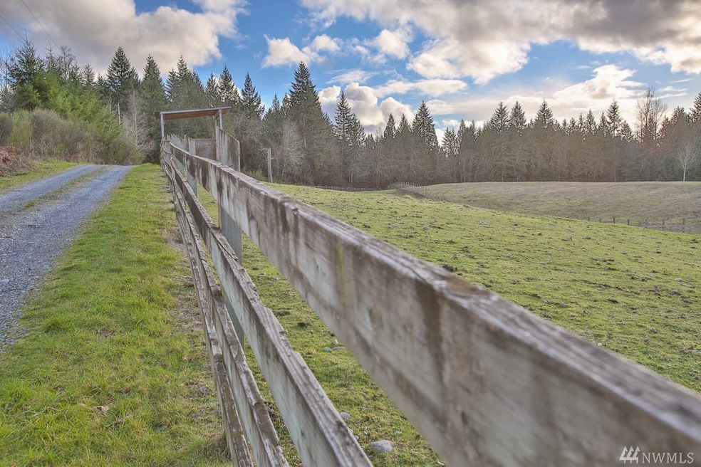 23621 Fisk Rd E, Orting, WA 98360 - photo 1