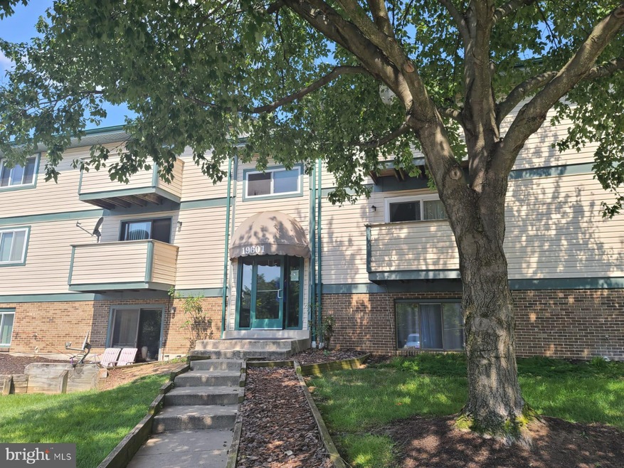 19601 Gunners Branch Rd unit F, Germantown, MD 20876 - photo 1