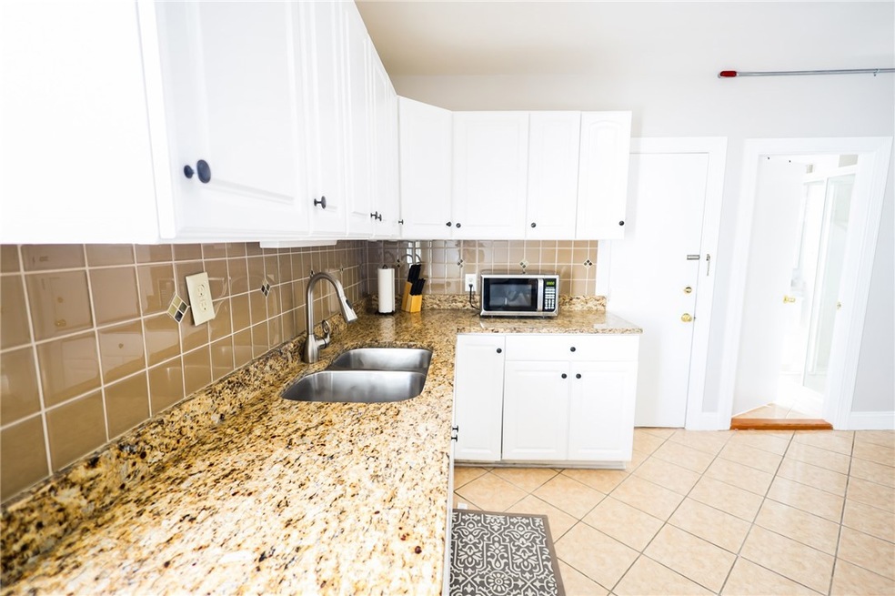 193 Dean St unit 2, Providence, RI 02903 - photo 1