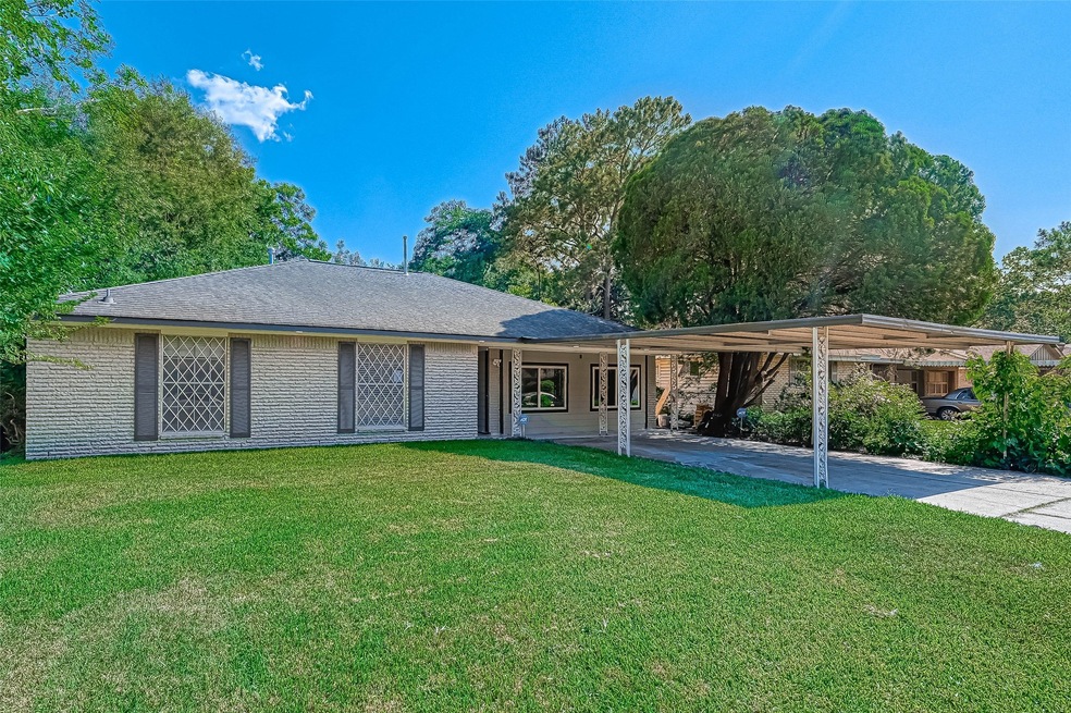 7702 Yoe St, Houston, TX 77016 - photo 1