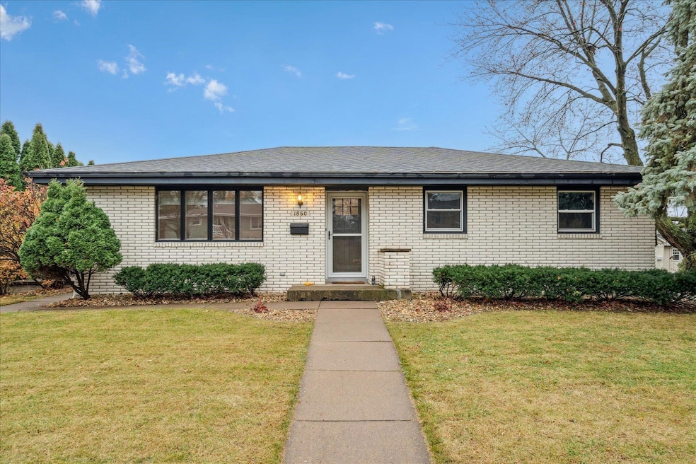 1860 Carter Rd, Dubuque, IA 52001 - photo 1