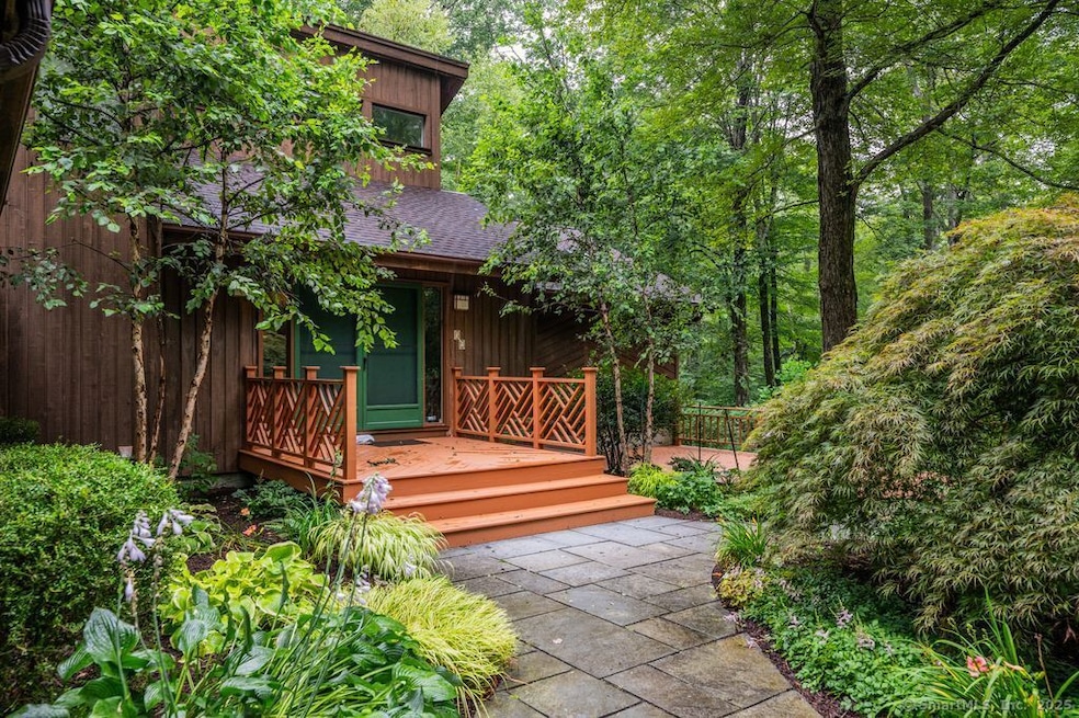 32 Plumb Brook Rd, Woodbury, CT 06798 - photo 1