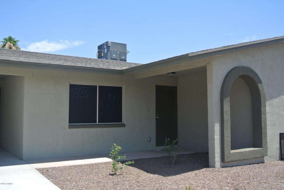 7946 W Clayton Dr, Phoenix, AZ 85033 - photo 1