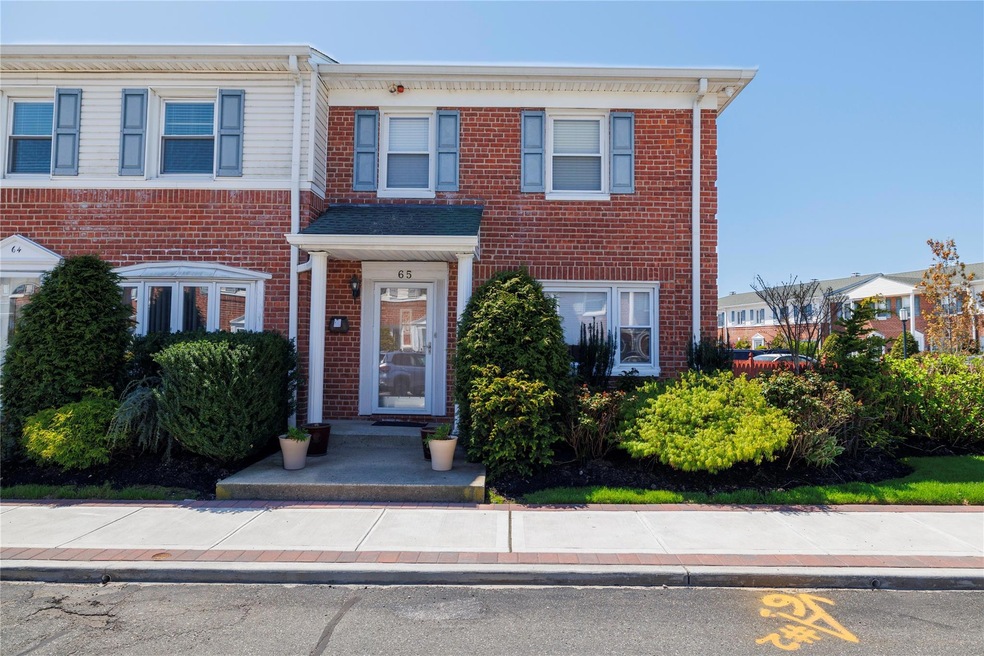 3530 Long Beach Rd unit 65, Oceanside, NY 11572 - photo 1