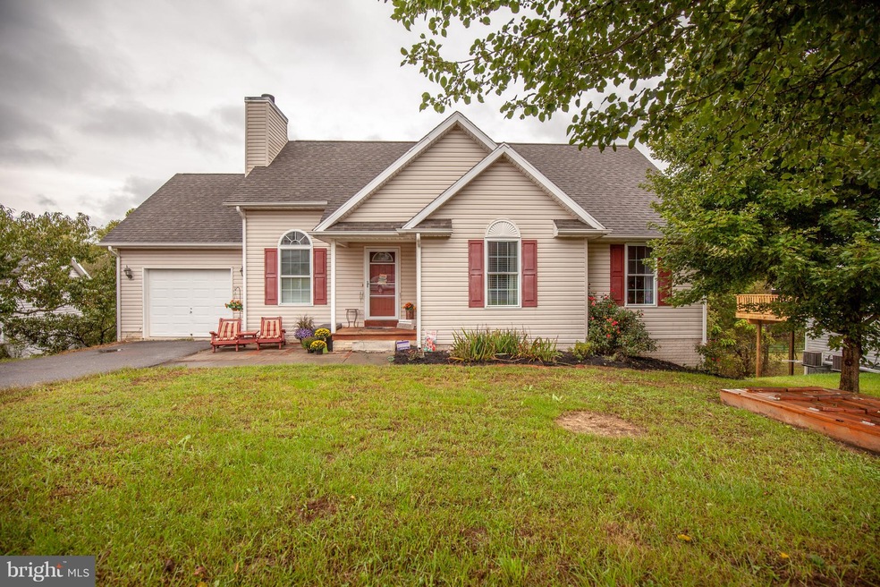 162 Mercedes Dr, Martinsburg, WV 25404 - photo 1