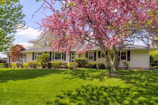 1215 Foxglove Dr, Batavia, IL 60510 - photo 1