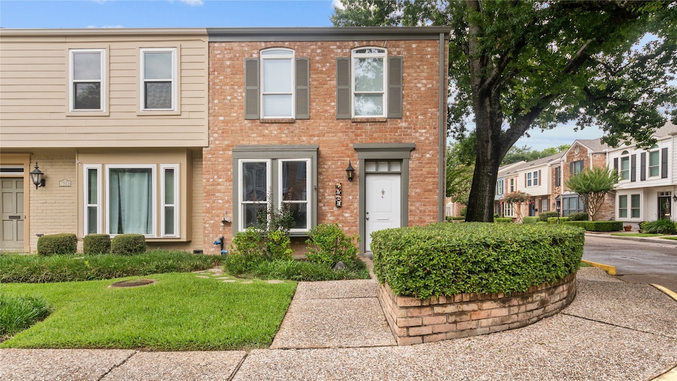 7525 Brompton St unit 7525, Houston, TX 77025 - photo 1