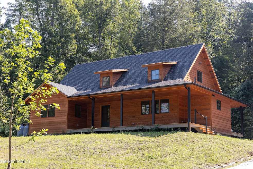 1427 Hewins St, Sheffield, MA 01257 - photo 1