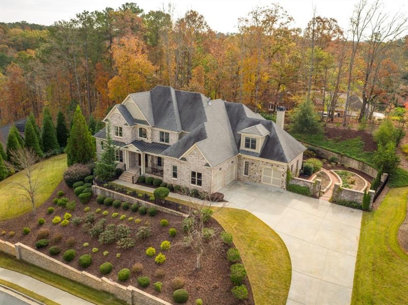 1045 Balmoral Ln, Roswell, GA 30075 - photo 1