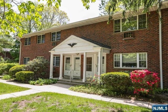 103 Washington Dr, Ramsey, NJ 07446 - photo 1