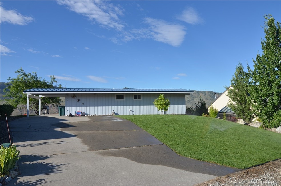 209 Crescent St, Chelan, WA 98816 - photo 1