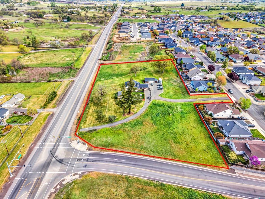 343 N Deanjou Ave, Eagle Point, OR 97524 - photo 1