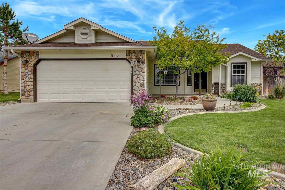 910 W Edwards Ave, Nampa, ID 83686 - photo 1