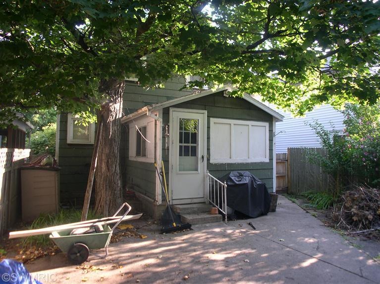 418 W Main St, Niles, MI 49120 - photo 1