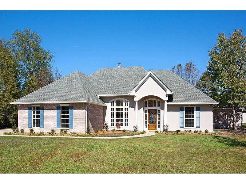 Photo. Beautiful, warm and inviting home in the ga