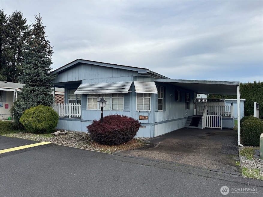 2388 Sparrow Loop unit 155, Kelso, WA 98626 - photo 1