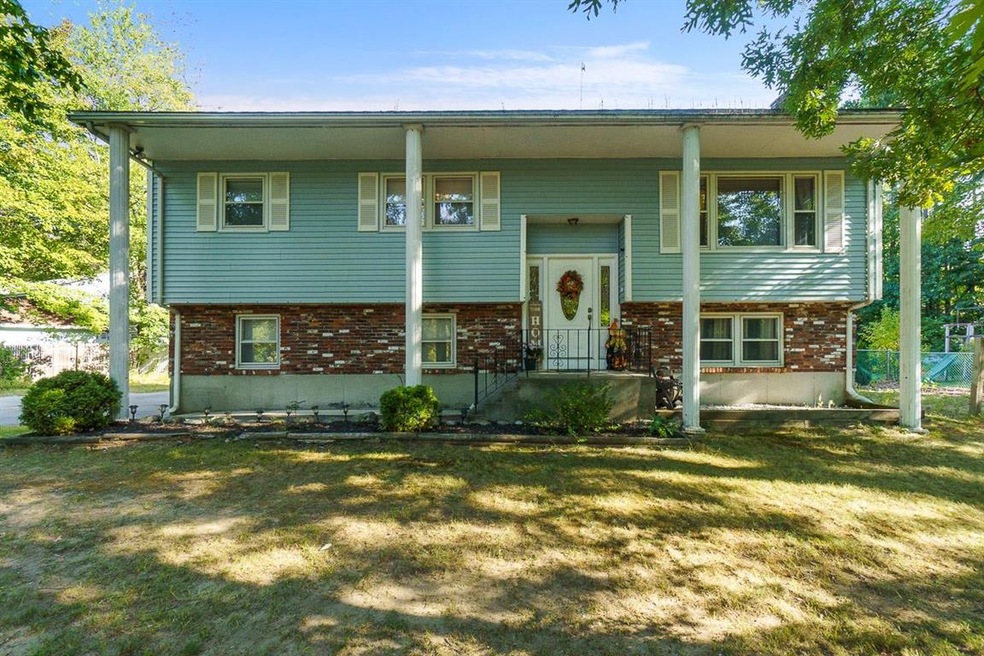 159 Litchfield Rd, Londonderry, NH 03053 - photo 1