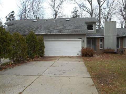5440 Hickory Cir, Flushing, MI 48433 - photo 1