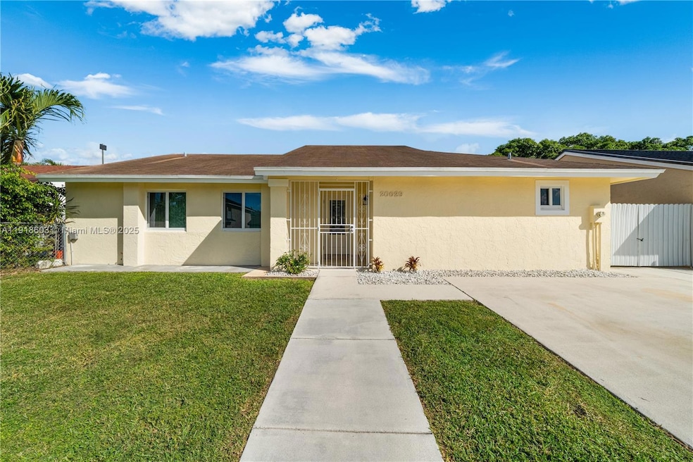 20029 SW 124th Ave, Miami, FL 33177 - photo 1