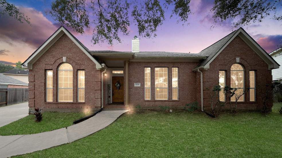 5718 Skydale Ln, Richmond, TX 77469 - photo 1