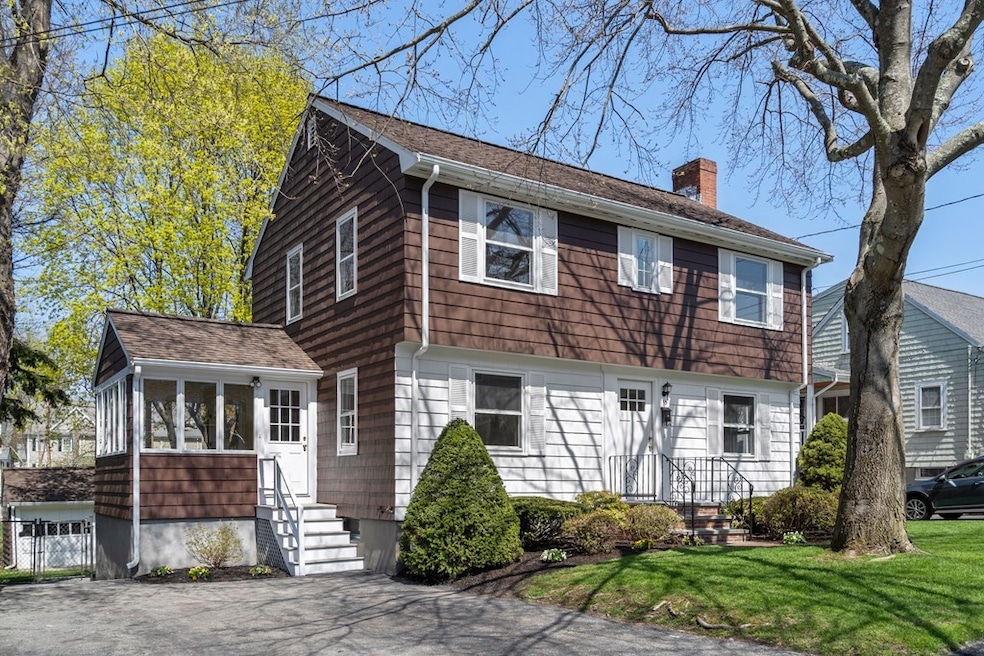 15 Huntington St, Waltham, MA 02452 - photo 1