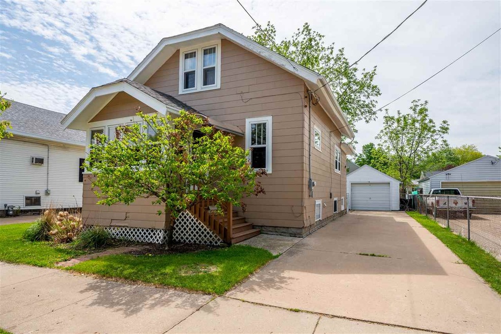 429 W 6th Ave, Oshkosh, WI 54902 - photo 1