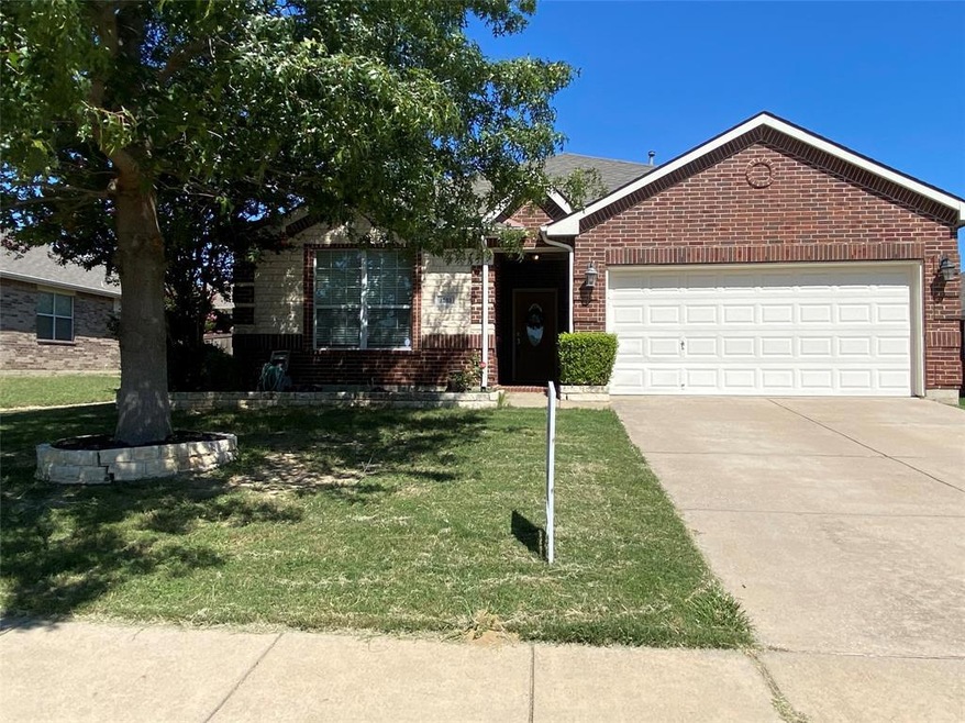 1203 Chestnut Hill Dr, Wylie, TX 75098 - photo 1