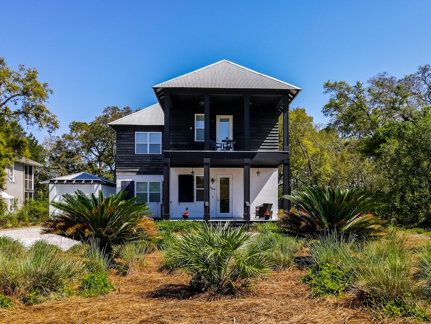 964 N Walton Lakeshore Dr