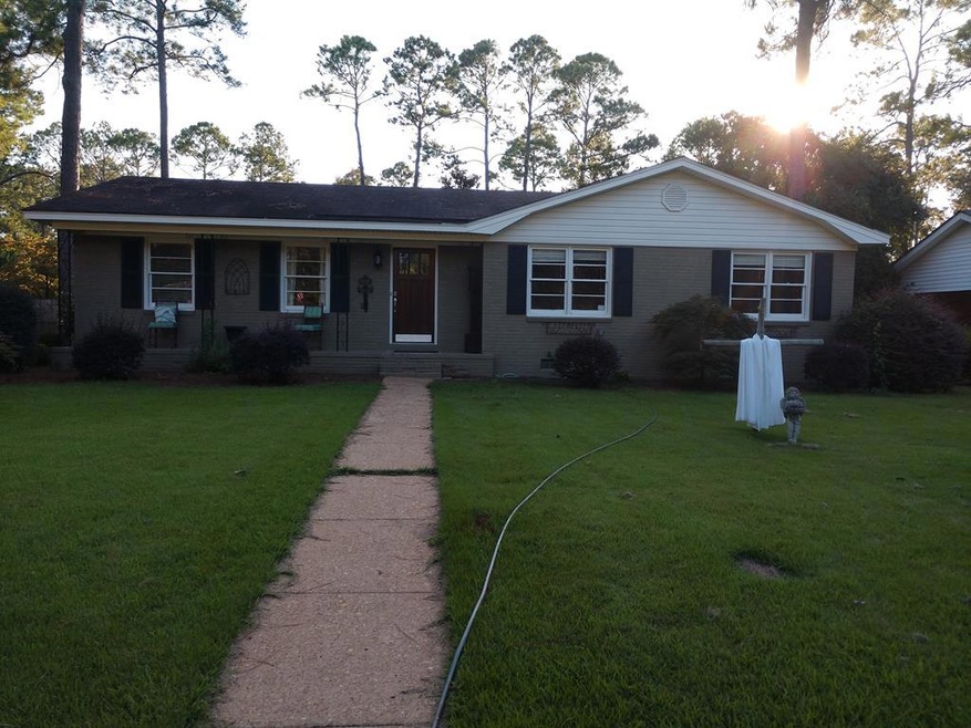 1807 W Lakeridge Dr, Albany, GA 31707 - photo 1