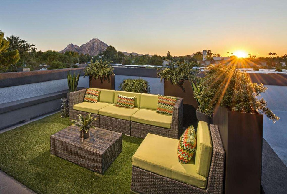 Melrose # 15 - Rooftop