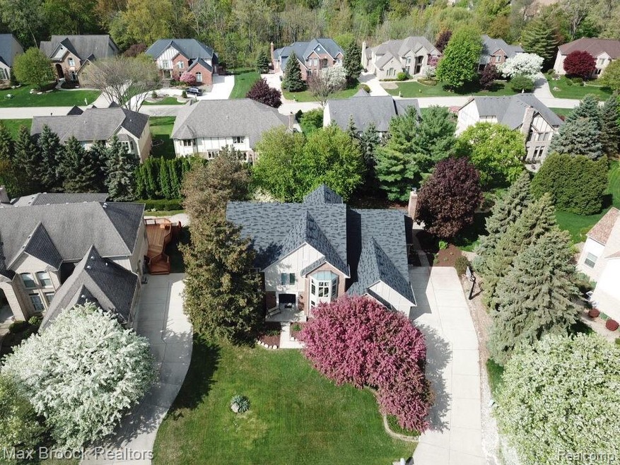 3750 Edinborough Dr, Rochester Hills, MI 48306 - photo 1