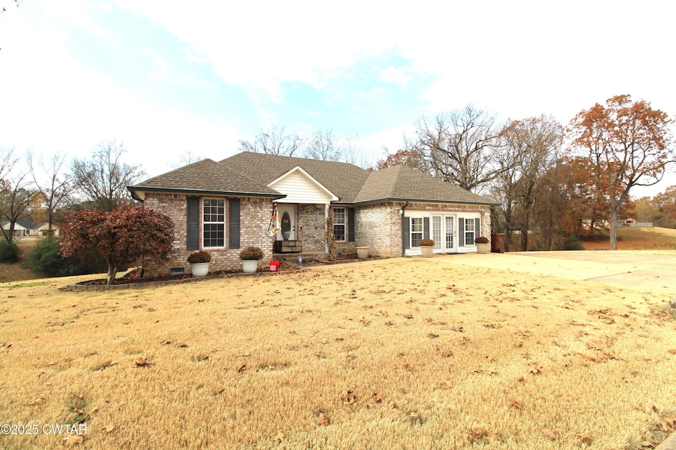 101 Hedgewood Dr, Lexington, TN 38351 - photo 1