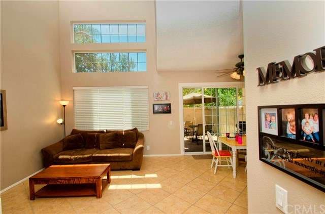 High ceilings & windows for soft, natural light