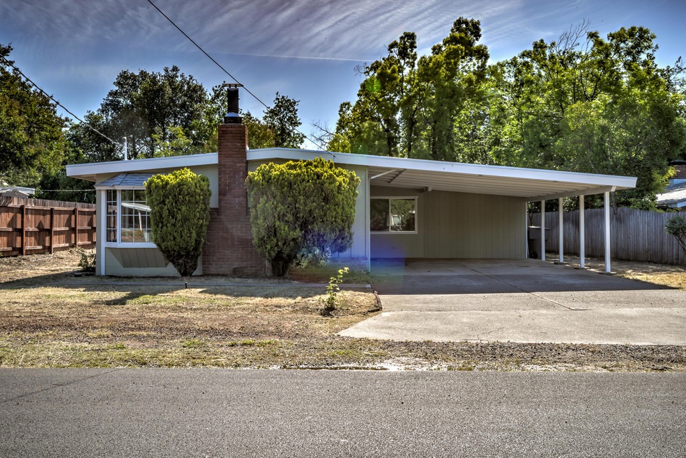 2807 Fairway Ave, Redding, CA 96002 - photo 1