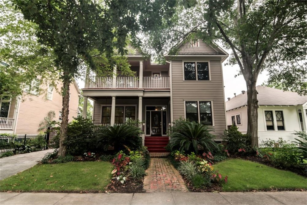 1520 Arlington St, Houston, TX 77008 - photo 1