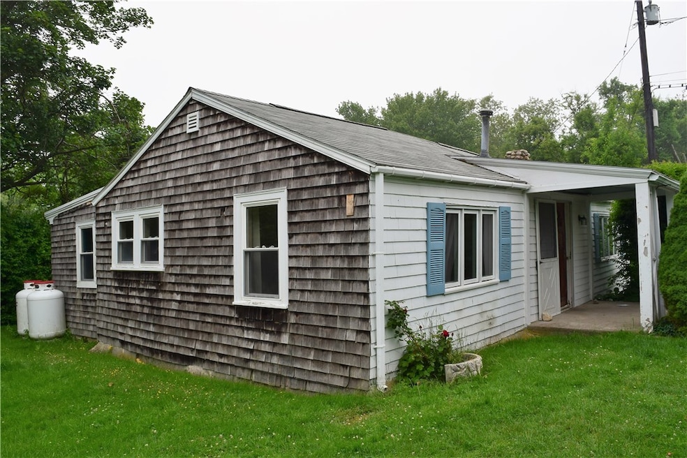 8 Blossom Way, Narragansett, RI 02882 - photo 1