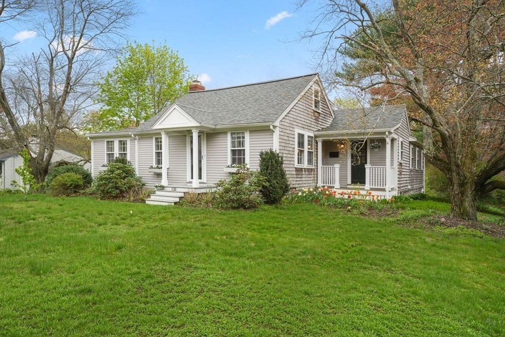 120 Hobart St, Hingham, MA 02043 - photo 1