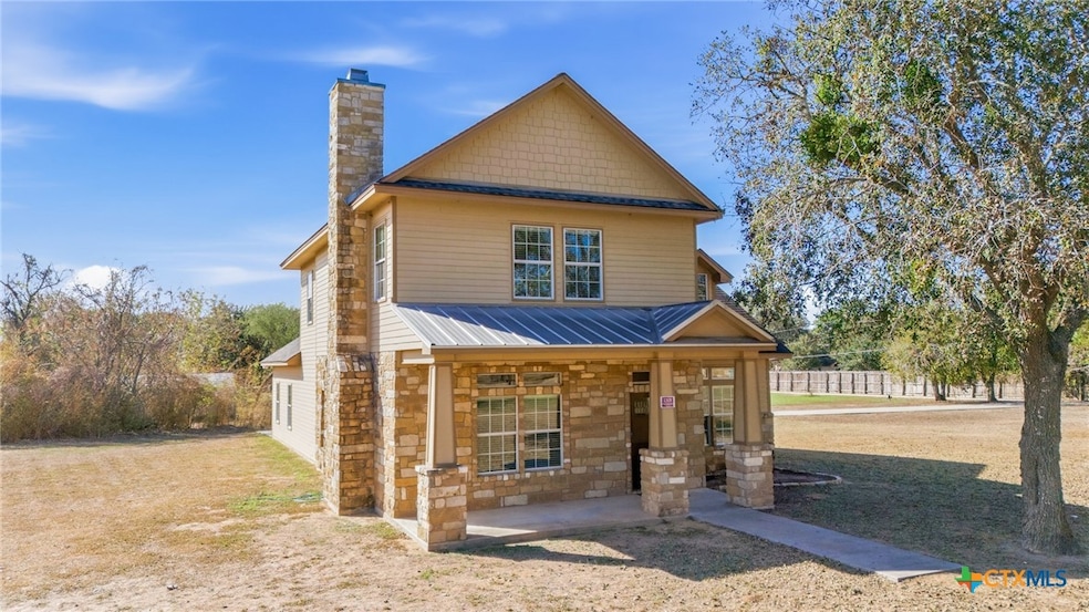 1301 E South Railroad St, Cuero, TX 77954 - photo 1