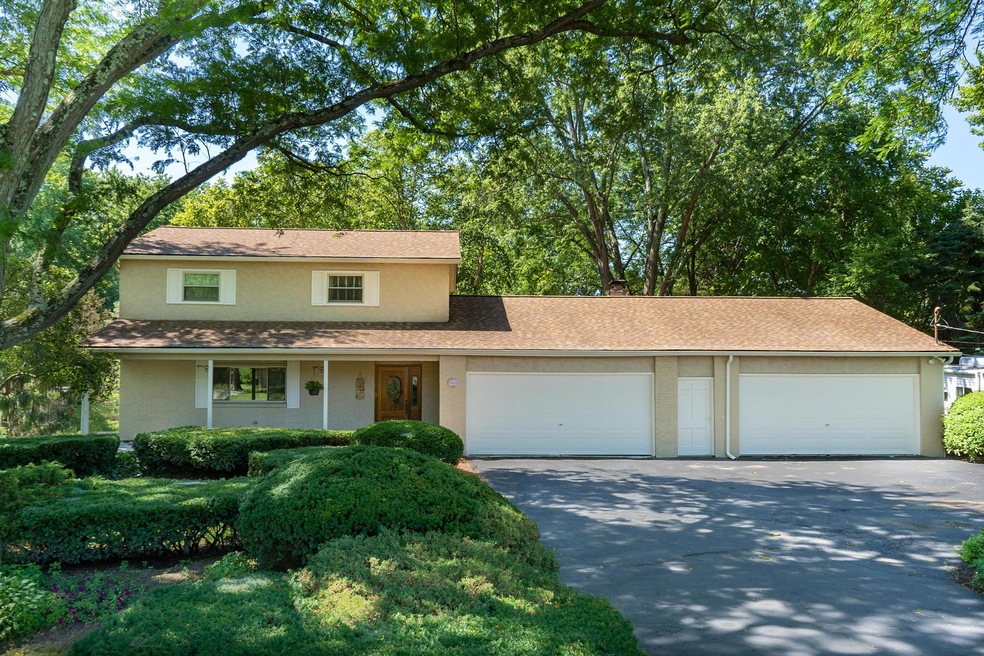Welcome to 2987 Greenvale Drive