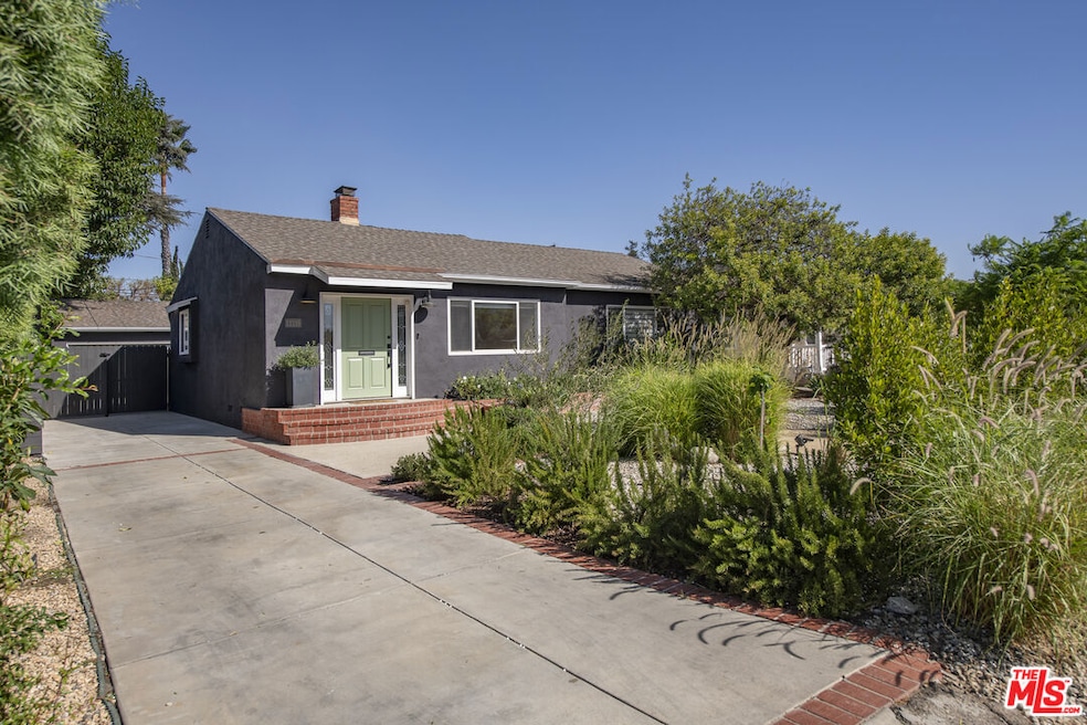 12219 Hatteras St, Valley Village, CA 91607 - photo 1