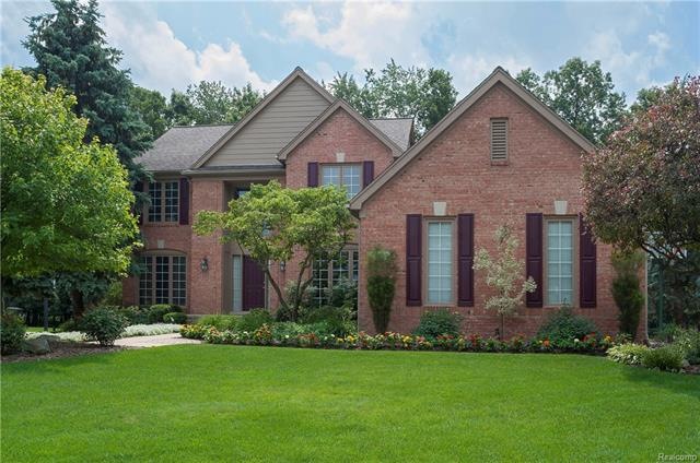 4052 Coventry Dr, Auburn Hills, MI 48326 - photo 1