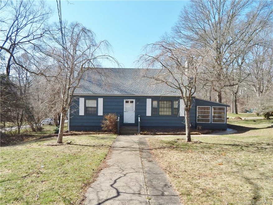 15 Johnson St, Pawcatuck, CT 06379 - photo 1