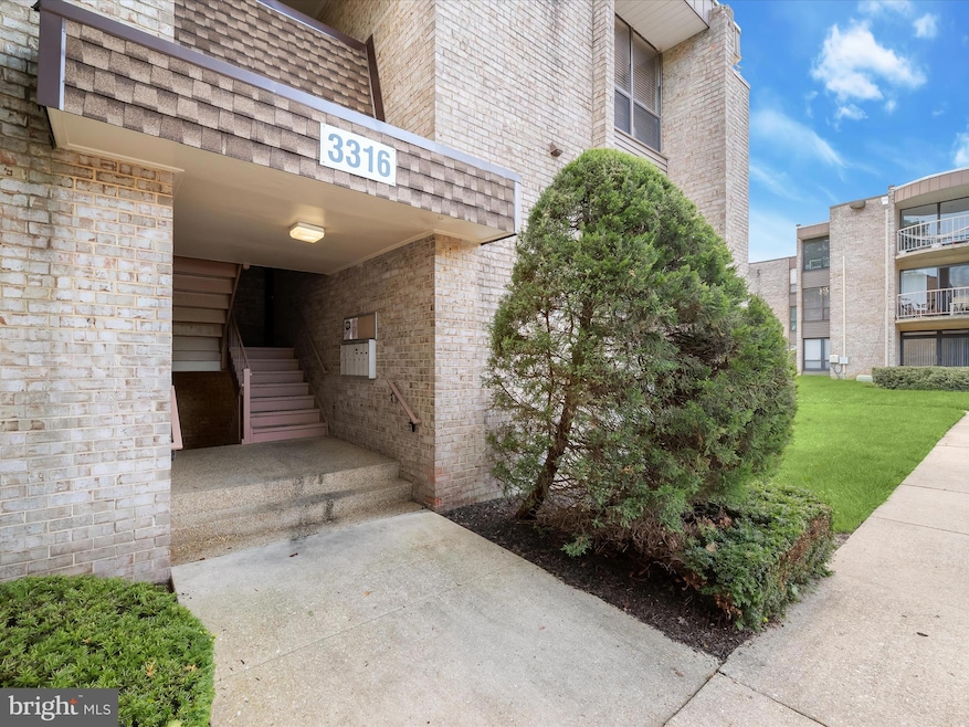 3316 Huntley Square Dr unit A1, Temple Hills, MD 20748 - photo 1