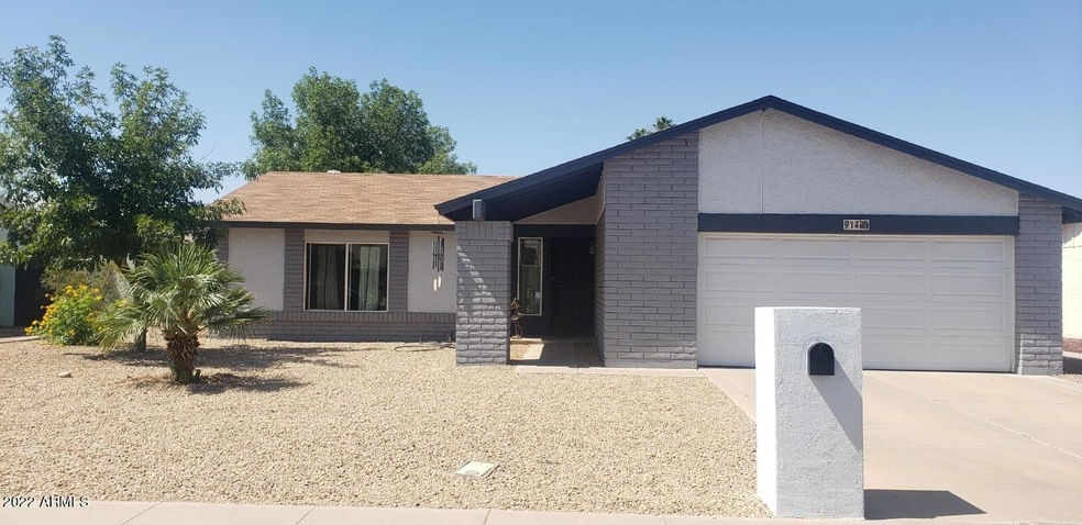 914 W Curry- front