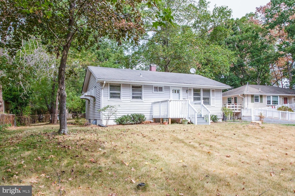 301 Beach Dr, Annapolis, MD 21403 - photo 1